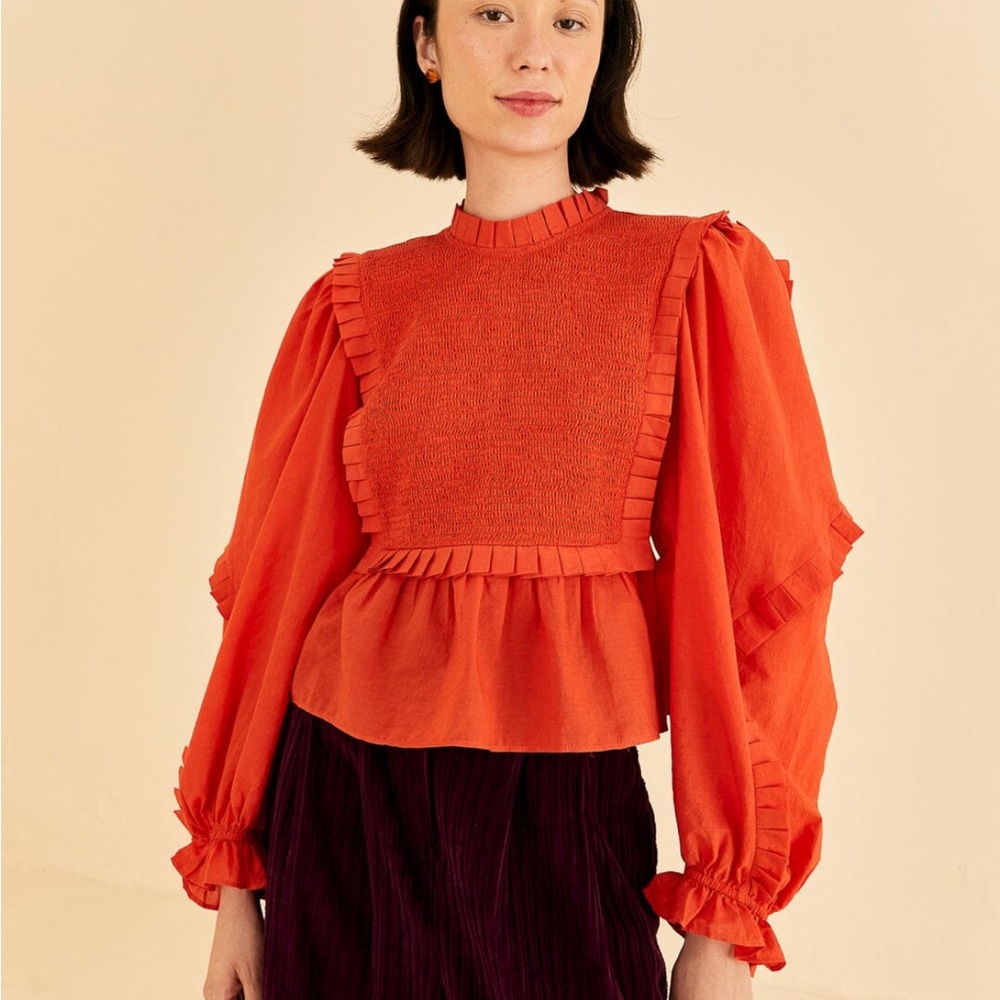 FARM RIO NWT! Orange smocked blouse size Small